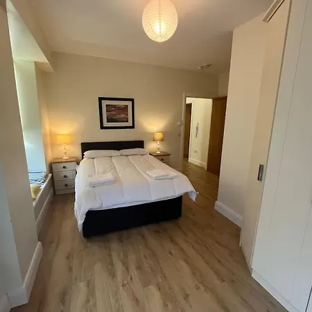 Beach Gem 5 Adult Spaces Plus Child Apartament Dublin